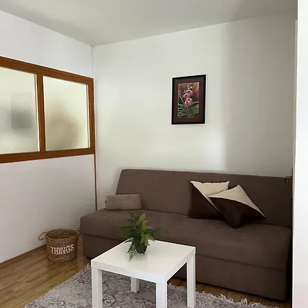 Reyan Apartment