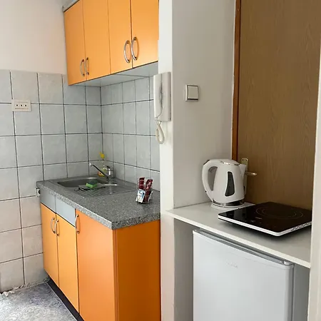 Reyan Apartment *